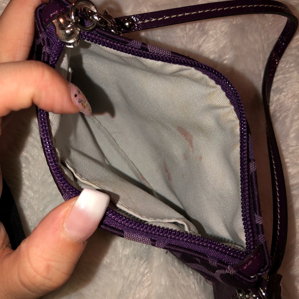 Small purple coach wristlet - Picture 5 of 7